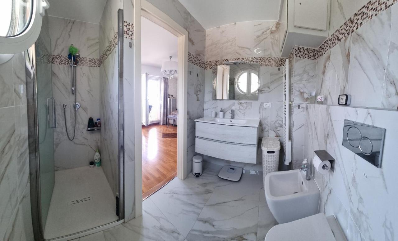 Dernier Etage D'Une Maison Roquebrune-Cap-Martin Bagian luar foto